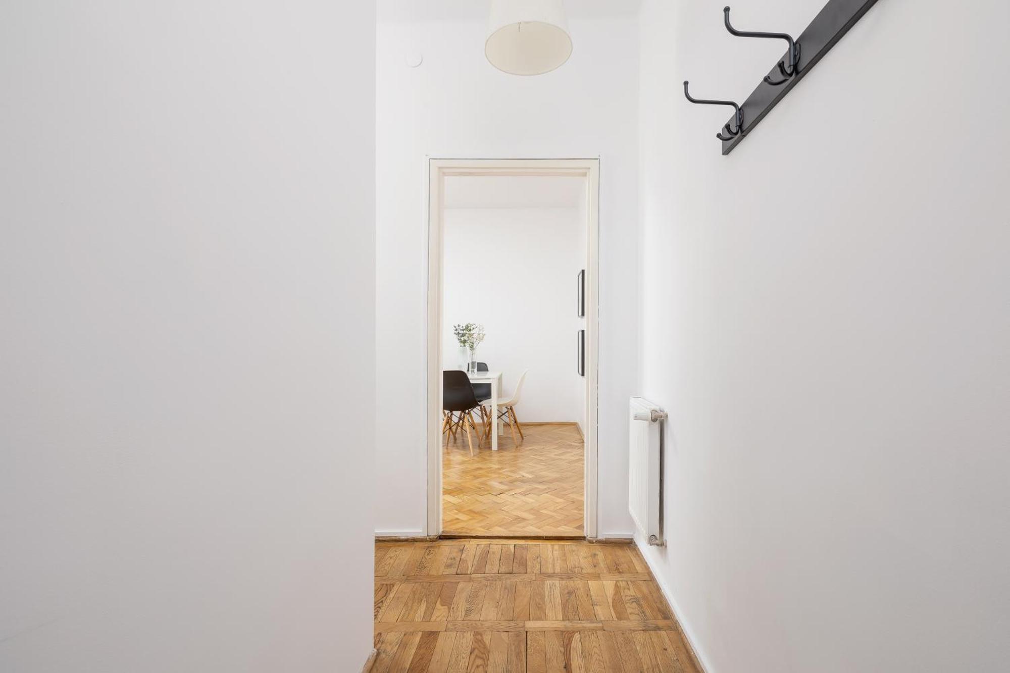 1-Bedroom Apartment With Balcony - Dluga 65 克拉科夫 外观 照片