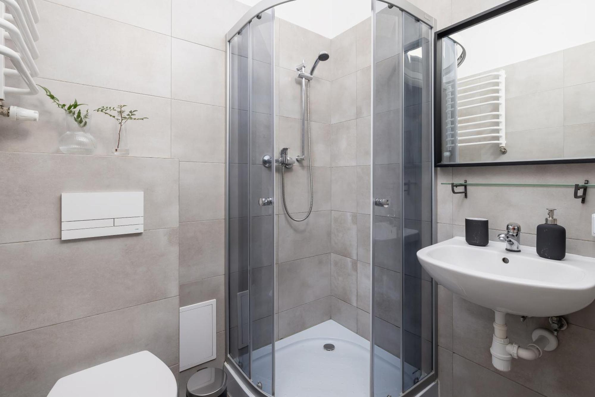1-Bedroom Apartment With Balcony - Dluga 65 克拉科夫 外观 照片