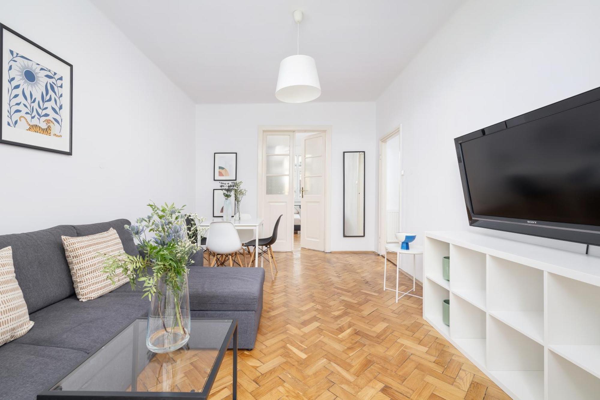1-Bedroom Apartment With Balcony - Dluga 65 克拉科夫 外观 照片