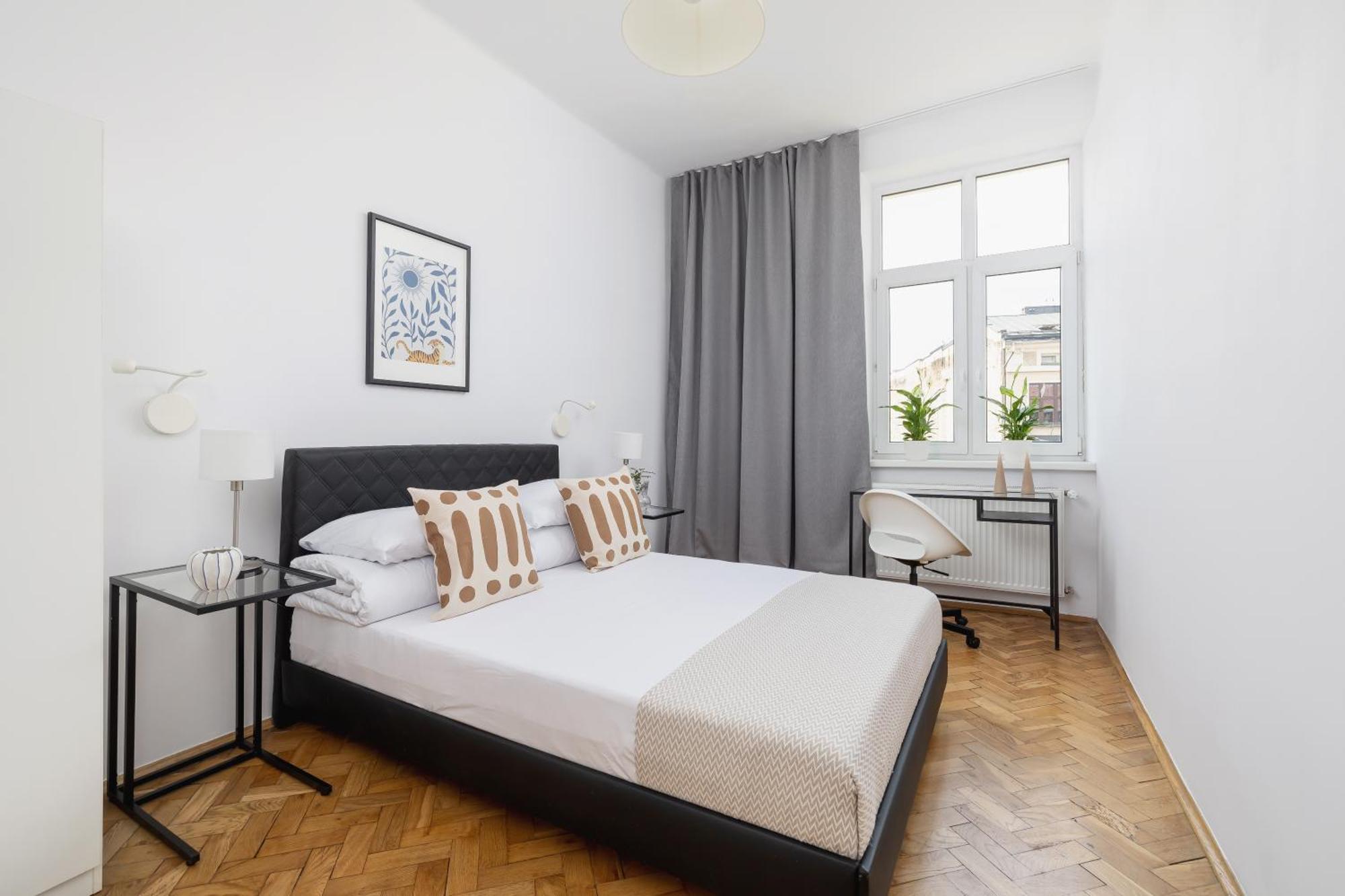 1-Bedroom Apartment With Balcony - Dluga 65 克拉科夫 外观 照片